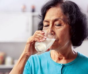 Bệnh đau dạ dày có uống sữa được không?